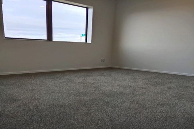 Photo of property in 1 Castlepoint Avenue, Takanini, 2110