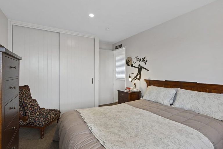 Photo of property in 152 Wairakei Road, Bryndwr, Christchurch, 8053