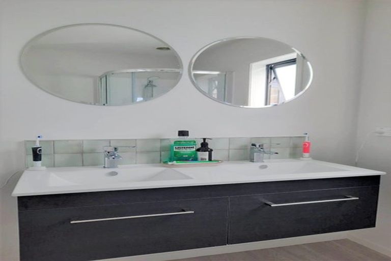 Photo of property in 98a Conclusion Street, Ascot Park, Porirua, 5024