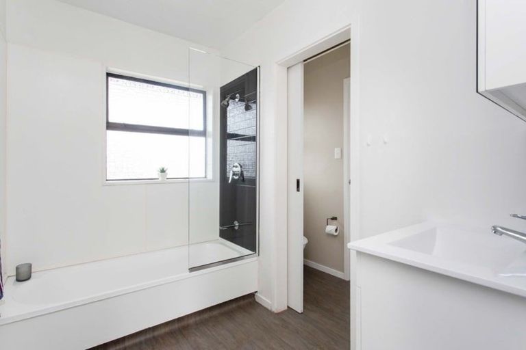 Photo of property in 2/109a Queenspark Drive, Parklands, Christchurch, 8083