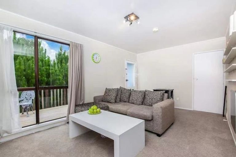 Photo of property in 12 Hillman Place, Ranui, Auckland, 0612