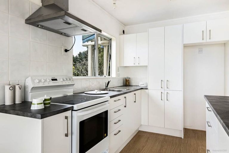 Photo of property in 1/35 Topliss Drive, Northcross, Auckland, 0632