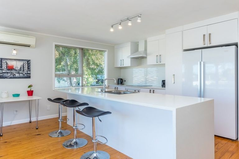 Photo of property in 79 Glamorgan Drive, Torbay, Auckland, 0630
