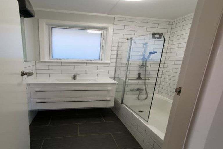 Photo of property in 68 Mark Avenue, Paparangi, Wellington, 6037