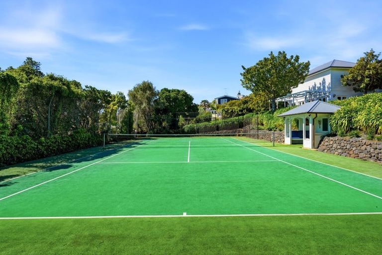 Photo of property in 17 Heaton Rhodes Place, Cashmere, Christchurch, 8022