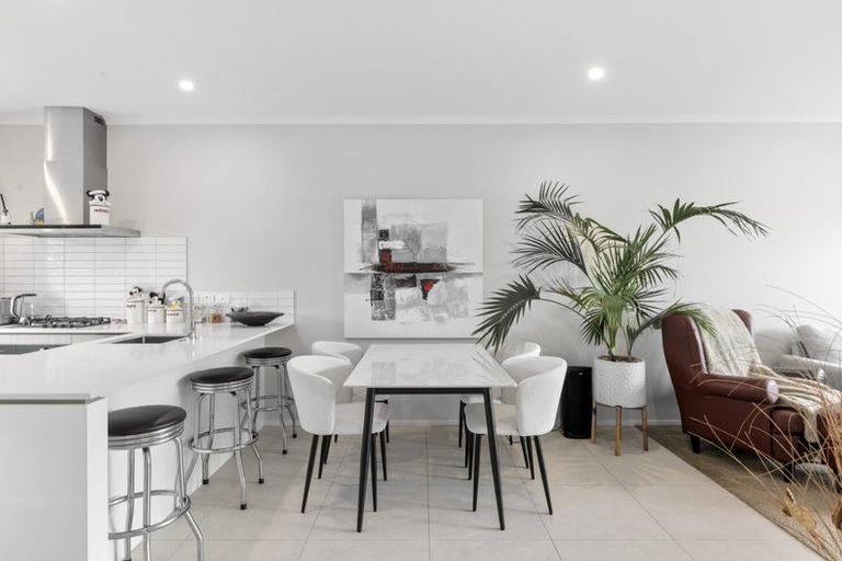 Photo of property in 26a Taikura Avenue, Red Beach, 0932