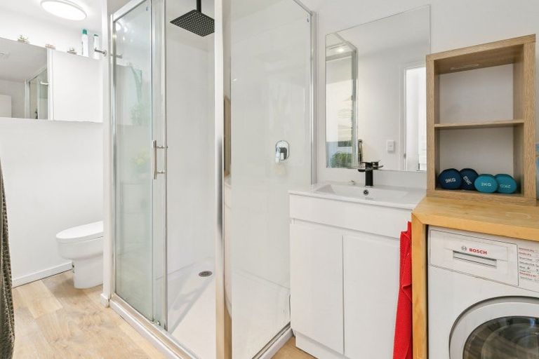 Photo of property in 11/32 Akaroa Drive, Maupuia, Wellington, 6022