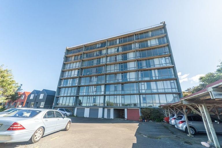 Photo of property in Mccallister Heights, 3/381 Adelaide Road, Newtown, Wellington, 6021