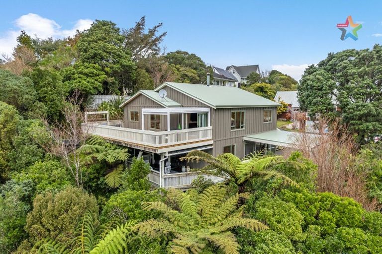 Photo of property in 16 Haast Close, Kelson, Lower Hutt, 5010