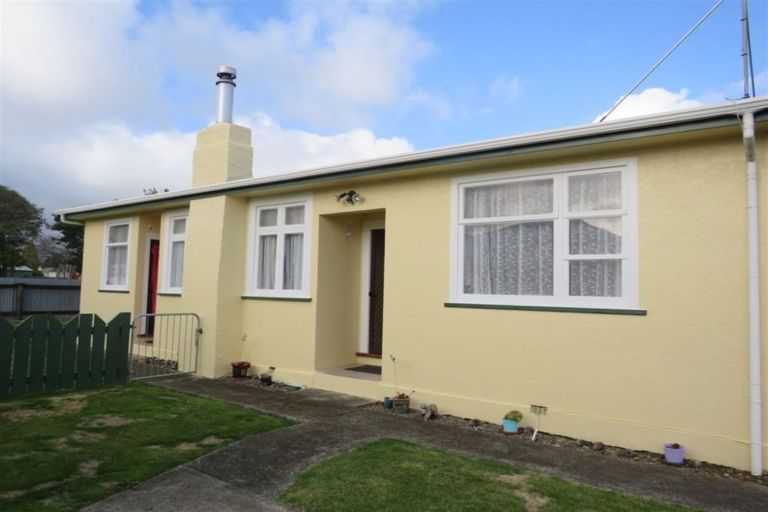 Photo of property in 30 Sussex Street, Levin, 5510