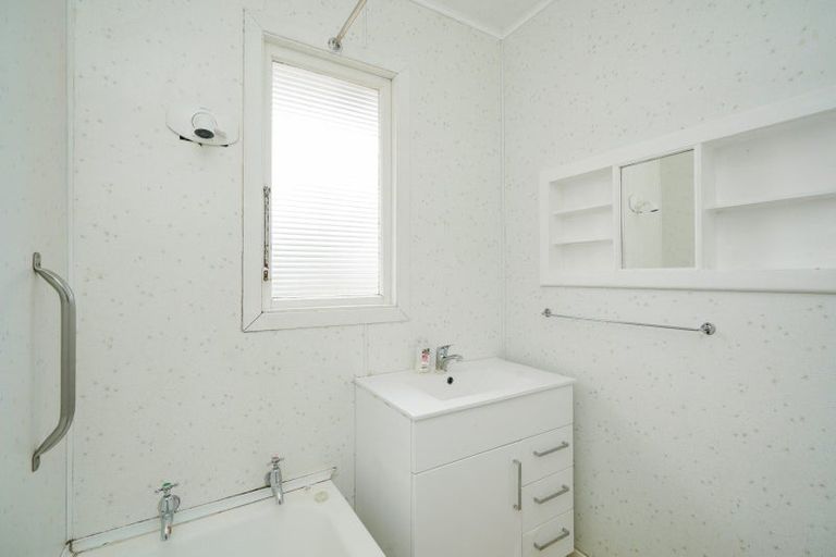 Photo of property in 71 Stirrat Street, Kingswell, Invercargill, 9812