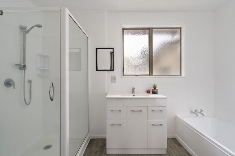 Photo of property in 1 Cedar Place, Westown, New Plymouth, 4310