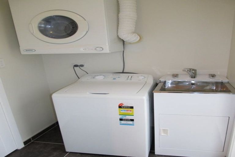 Photo of property in 4 Melville Street, Tawa, Wellington, 5028