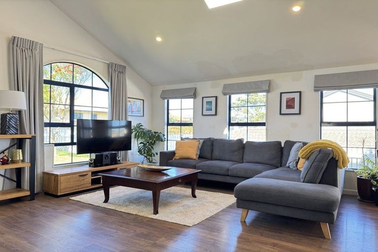 Photo of property in 36 Kentwood Drive, Woodridge, Wellington, 6037