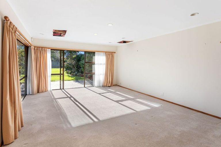 Photo of property in 37 Ngaio Road, Waikanae, 5036