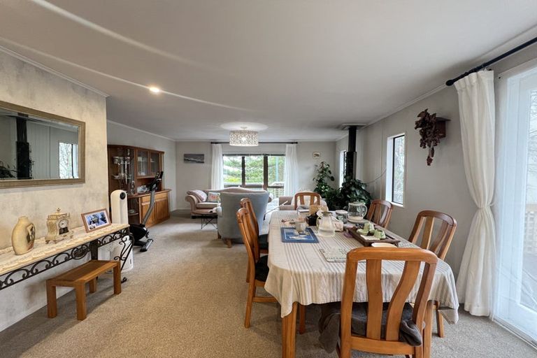 Photo of property in 2/260 Sunset Road, Windsor Park, Auckland, 0632