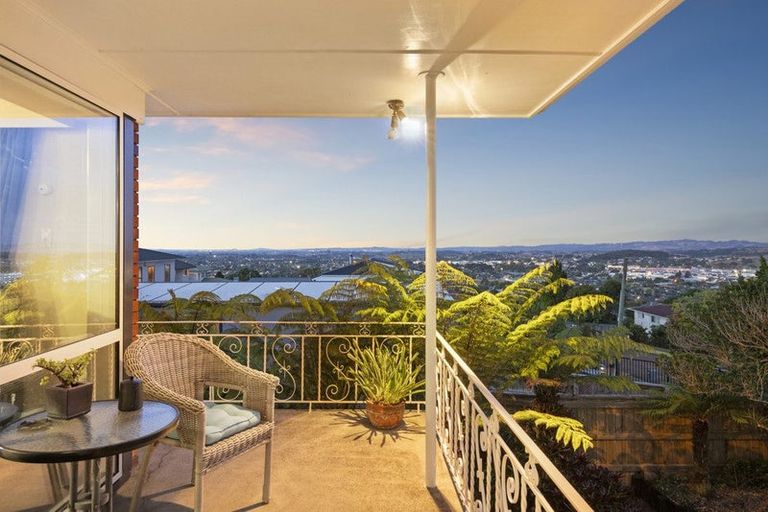 Photo of property in 41 Anzac Road, Pukekohe, 2120