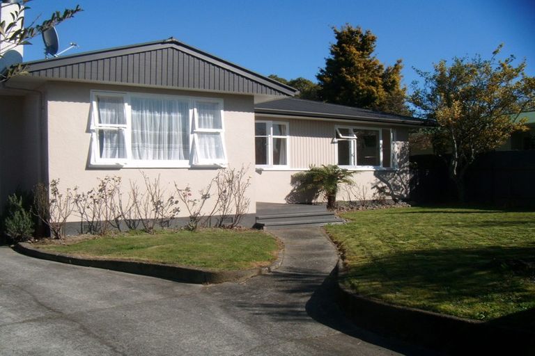 Photo of property in 12 Mokau Place, Terrace End, Palmerston North, 4410