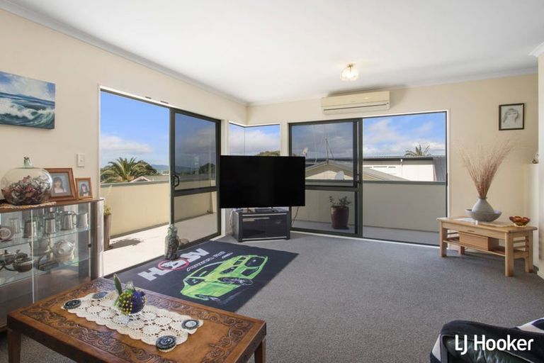 Photo of property in 42 Ocean View Road, Waihi Beach, 3611