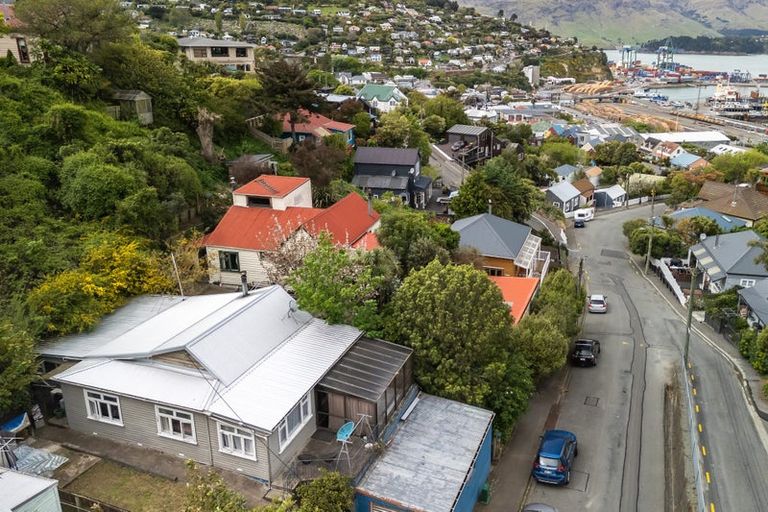 Photo of property in 22 Hawkhurst Road, Lyttelton, 8082
