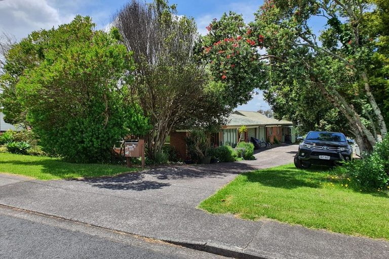 Photo of property in 1/35a Coniston Avenue, Te Atatu South, Auckland, 0610