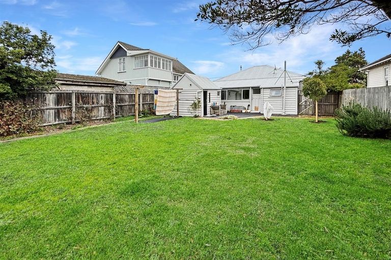 Photo of property in 25 Oram Avenue, New Brighton, Christchurch, 8061