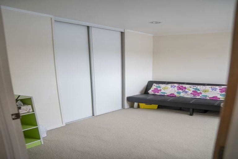 Photo of property in 13 Gala Place, Henderson, Auckland, 0612