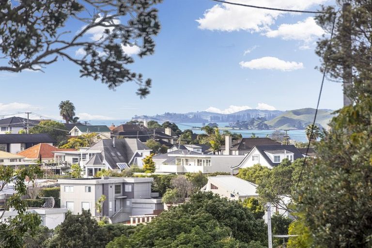 Photo of property in 29 Dudley Road, Mission Bay, Auckland, 1071