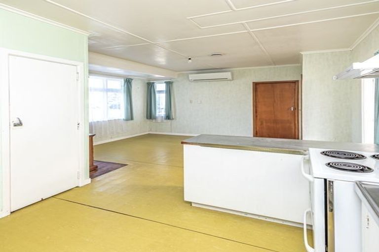 Photo of property in 11 Station Road, Marton, 4710