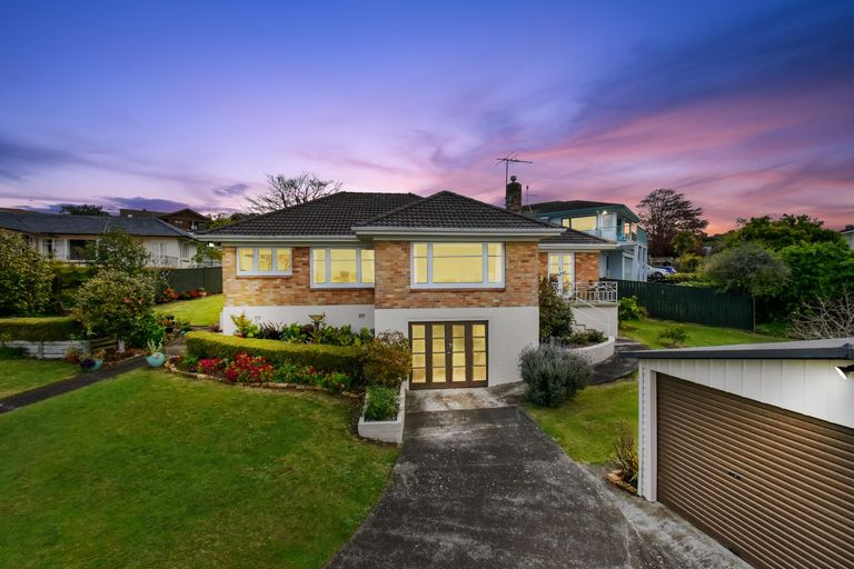 Photo of property in 16 Bilkey Avenue, Pukekohe, 2120