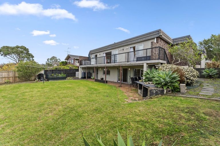 Photo of property in 5 Stapleford Crescent, Browns Bay, Auckland, 0630