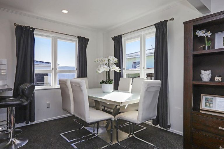 Photo of property in 19 Davidson Avenue, Pirimai, Napier, 4112