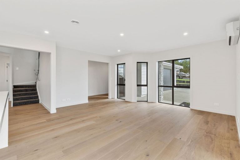 Photo of property in 10 Ashley Avenue, Long Bay, Auckland, 0630