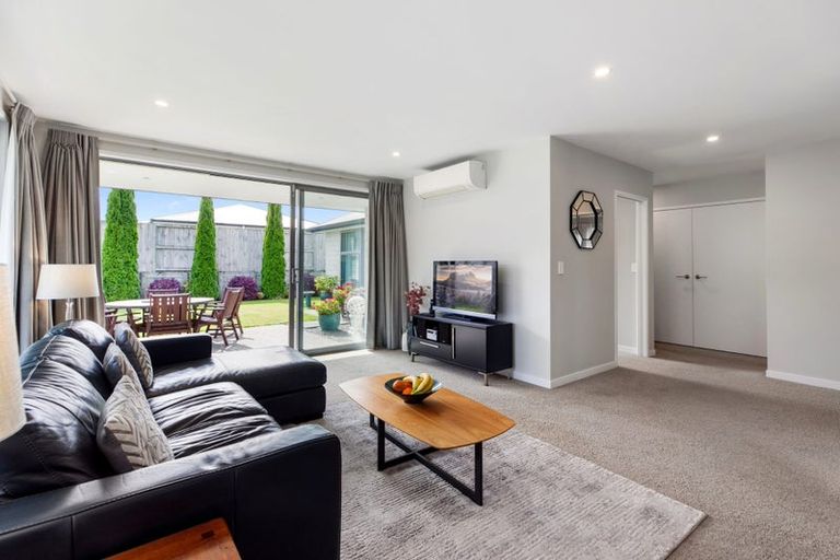 Photo of property in 142 Puhirake Crescent, Pyes Pa, Tauranga, 3112