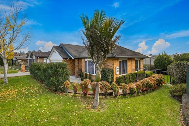Photo of property in 8 Toledo Avenue, Henderson, Auckland, 0612