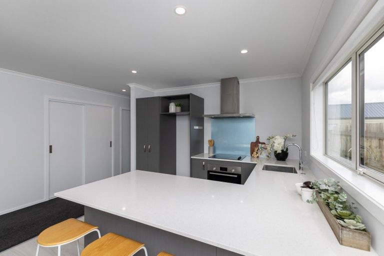 Photo of property in 26 Koru Loop, Paraparaumu, 5032
