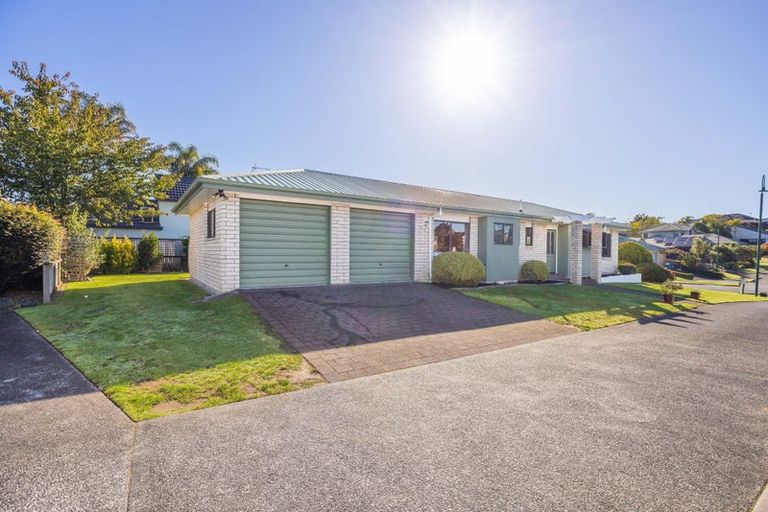 Photo of property in 16 Bramley Drive, Rototuna, Hamilton, 3210