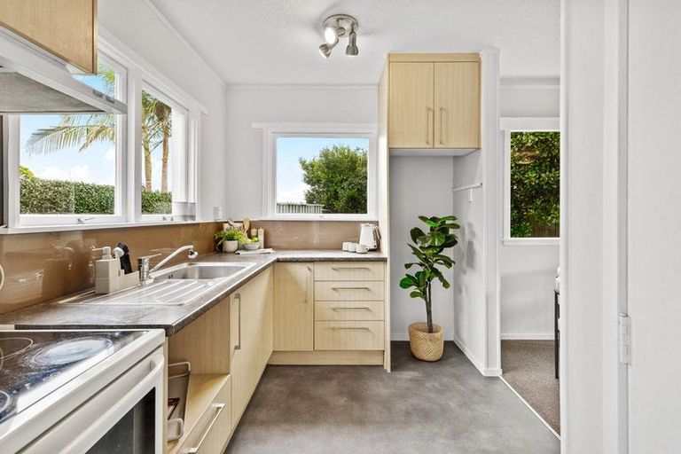 Photo of property in 3/133 Shakespeare Road, Milford, Auckland, 0620