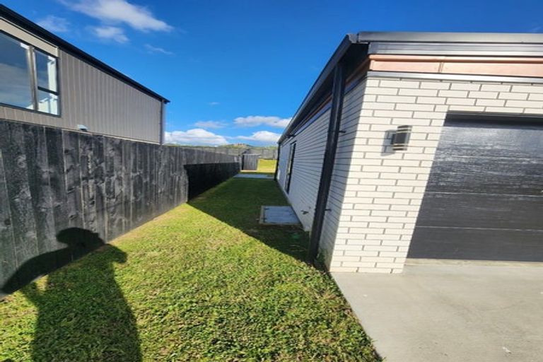 Photo of property in 12 Waikaha Street, Pokeno, 2472
