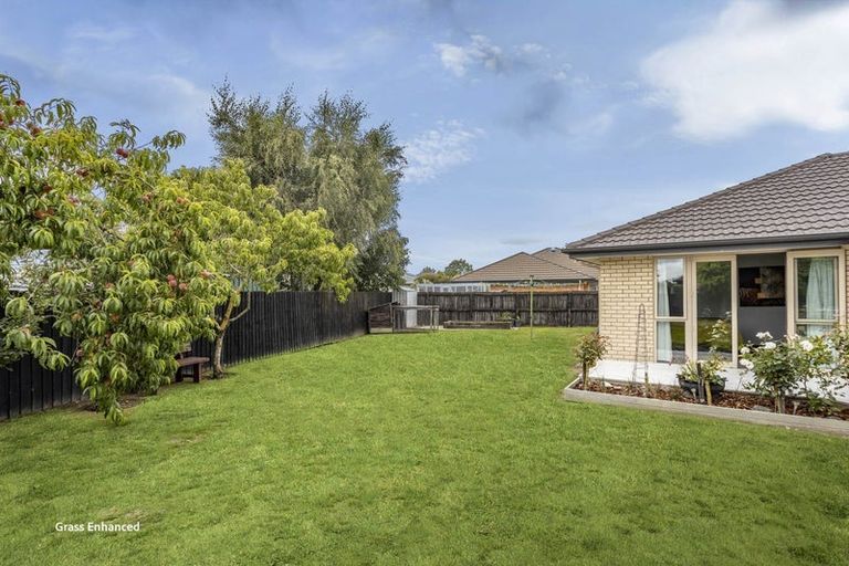 Photo of property in 7 Ambrose Place, Rangiora, 7400