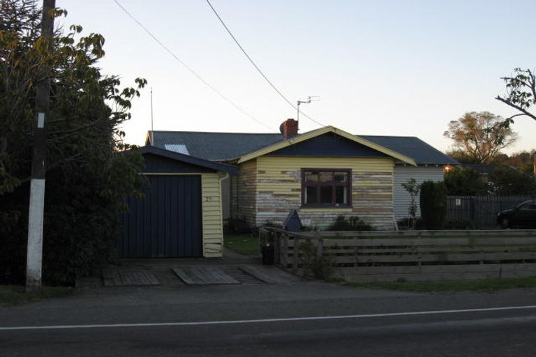 Photo of property in 25 High Street, Leeston, 7632