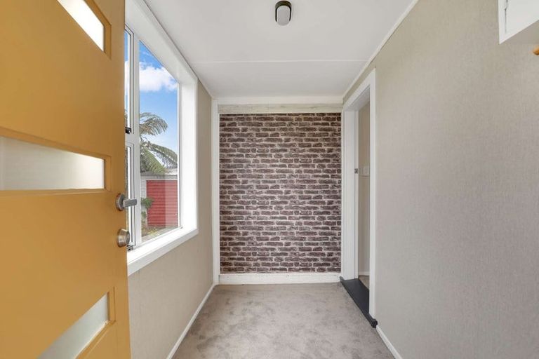 Photo of property in 14 Ferguson Street, Levin, 5510