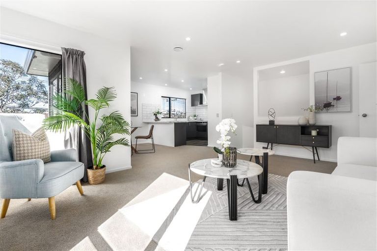 Photo of property in 1/44 Becroft Drive, Forrest Hill, Auckland, 0620