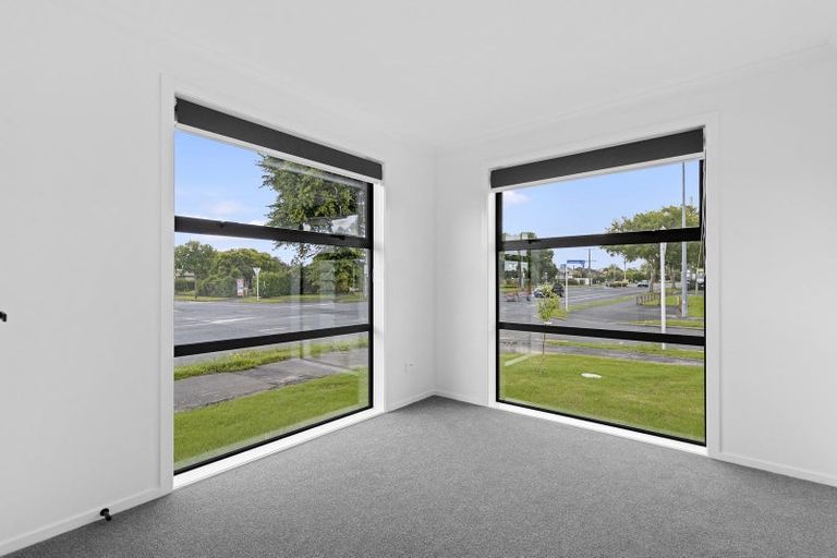 Photo of property in 1/2 Searancke Place, Fairfield, Hamilton, 3214