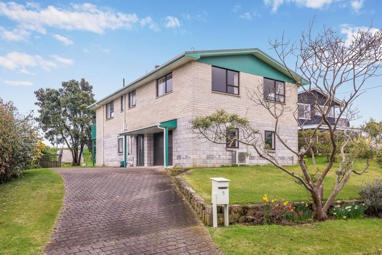 Photo of property in 5 Mahoe Street, Otaki Beach, Otaki, 5512