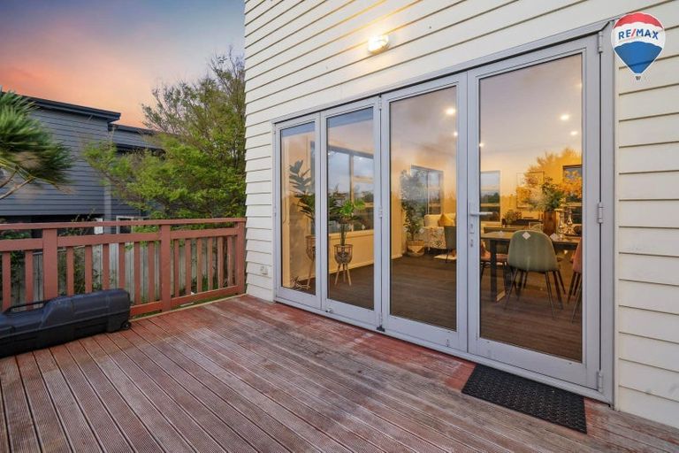 Photo of property in 137 Endeavour Drive, Whitby, Porirua, 5024