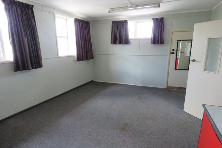 Photo of property in 23 Wakefield Street, Westport, 7825