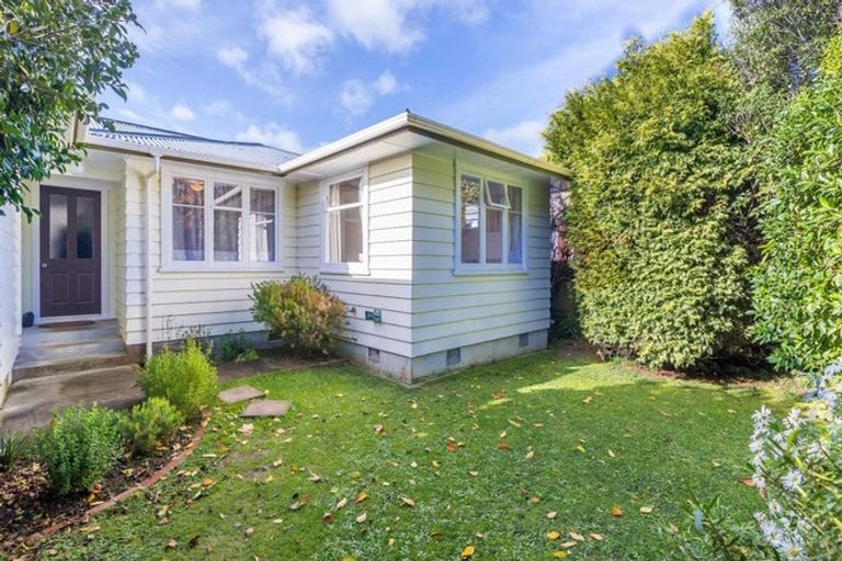 Photo of property in 6 Hildreth Street, Trentham, Upper Hutt, 5018