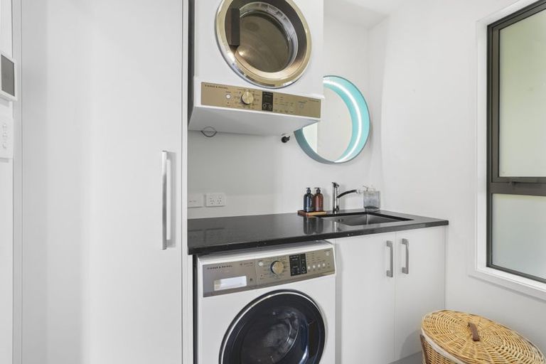 Photo of property in 17 Mcclintock Road, Massey, Auckland, 0614