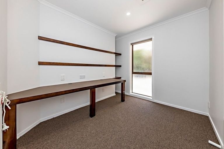 Photo of property in 3 Aztec Place, Conifer Grove, Takanini, 2112